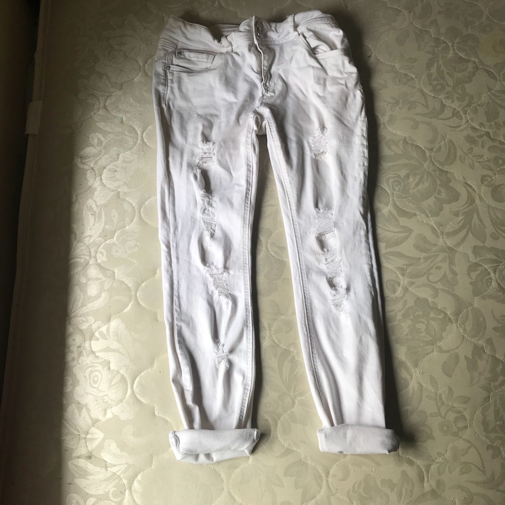 Refuge white ripped jeans
